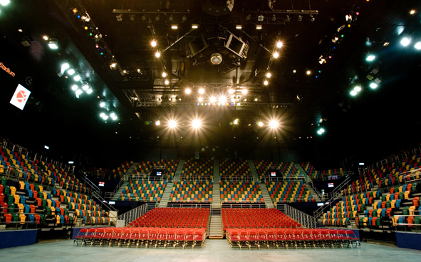 Arena in End-stage seating, facing audiences